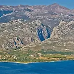 Claudia, Near Old Town, Free Parking Place * Zadar