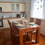 Claudia, Near Old Town, Free Parking Place Apartamento
